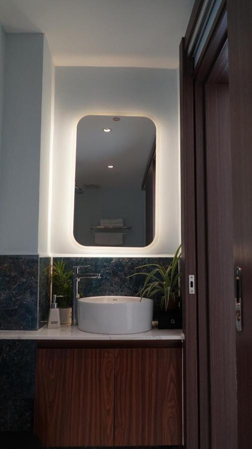 Bros Hotel Хошимин Экстерьер фото