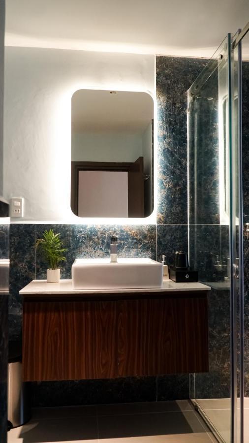Bros Hotel Хошимин Экстерьер фото