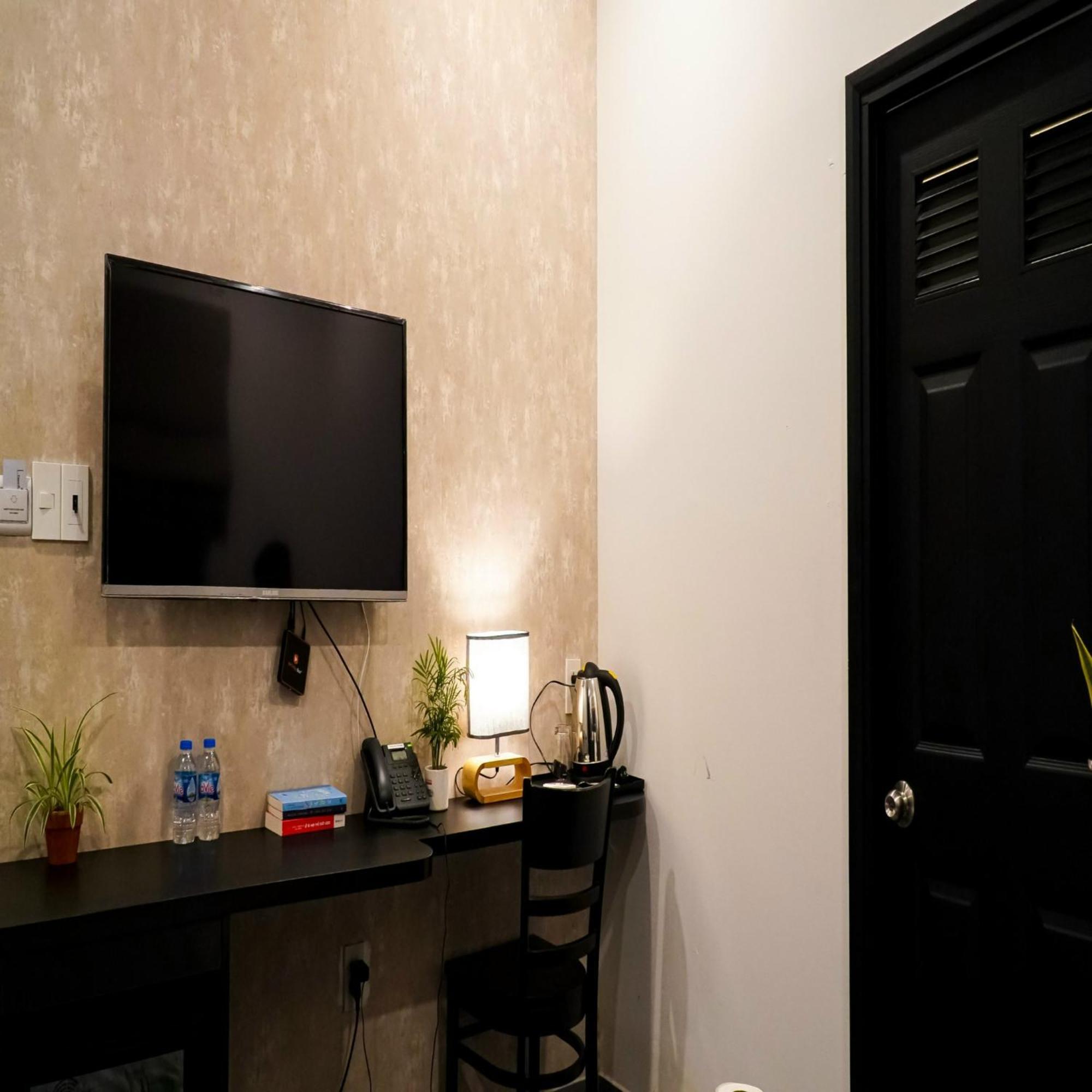 Bros Hotel Хошимин Экстерьер фото
