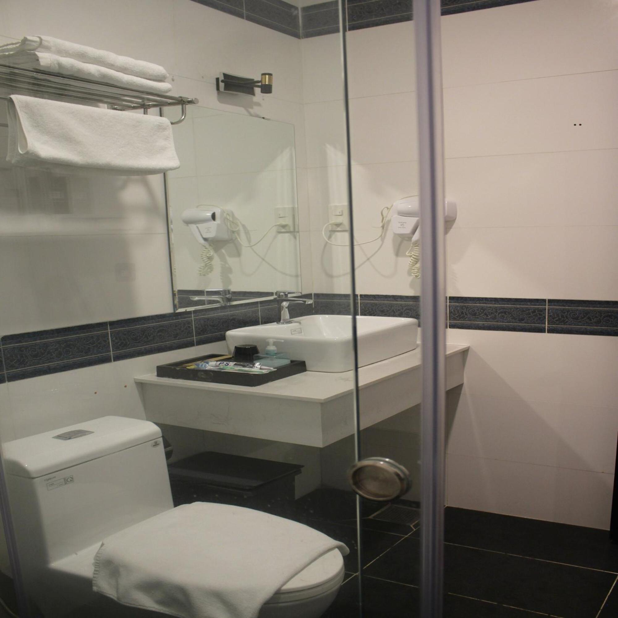Bros Hotel Хошимин Экстерьер фото